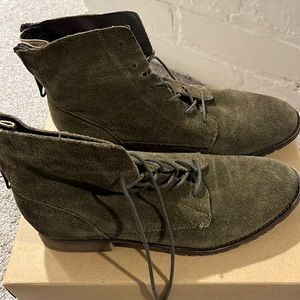 Steve Madden green suede leather booties